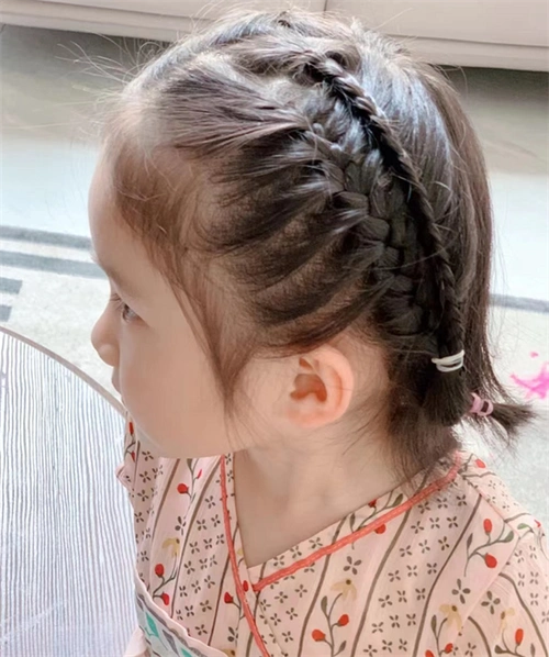 3-6岁小女孩扎发 幼儿园短发扎发_儿童发型 - 美发站
