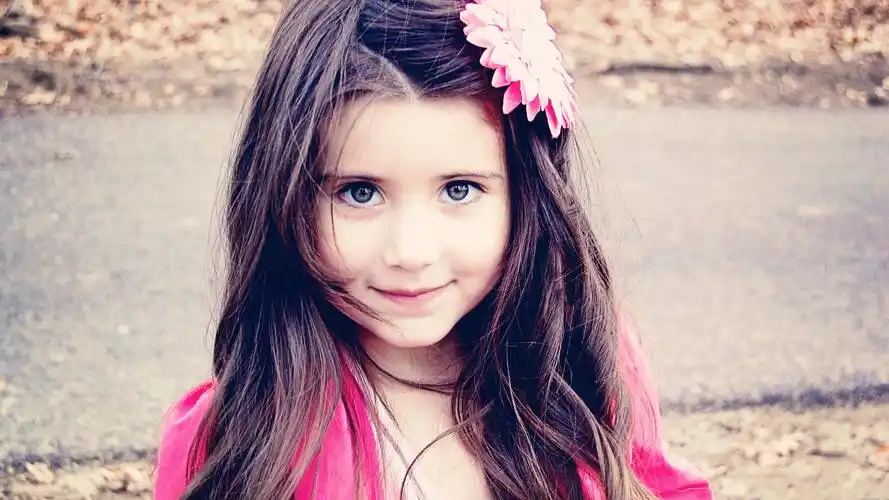 可爱萝莉小美女高清图片电脑桌面壁纸下载