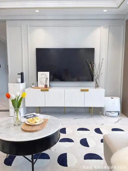 电视墙正面效果,电视柜是2米长的