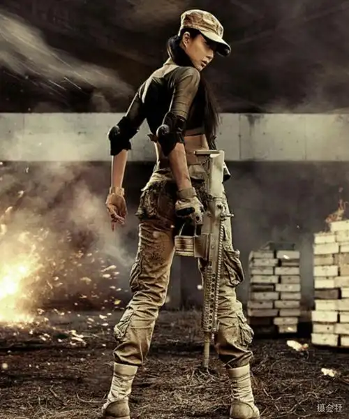 北京摄影师 周日去拍特种部队题材的少姑娘扮女特工.