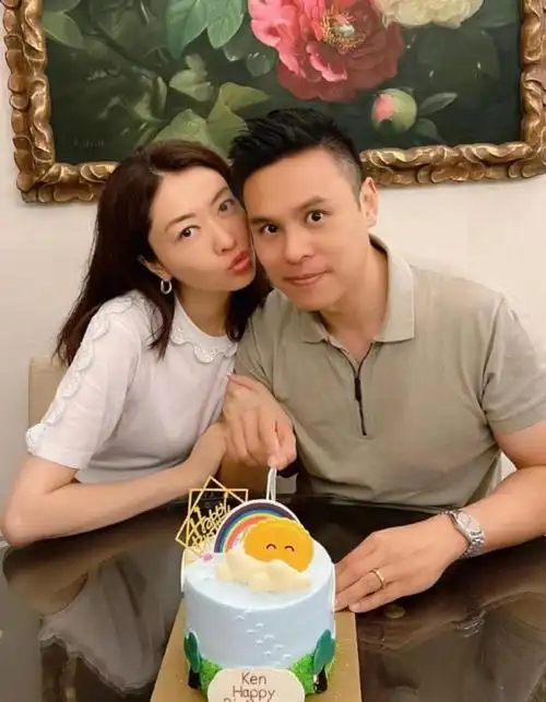 偶遇熊黛林和老公逛街,穿衣简单朴素比老公高半头,挽手秀恩爱插图9