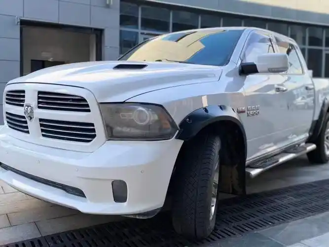 车辆图片新货,2016年4月份道奇公羊叛逆者,大型皮卡5.