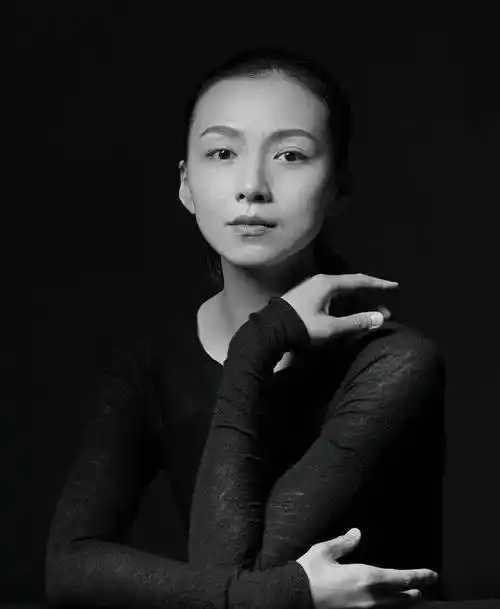 一人多形多人同影