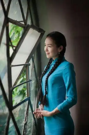 武大校花拍毕业照 尽显民国范儿