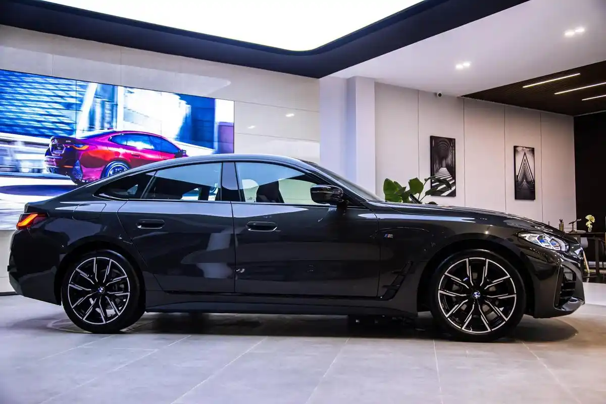 bmw 425i 四门m运动曜夜套装.