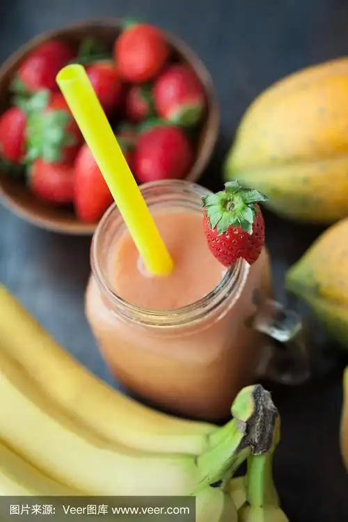 木瓜草莓香蕉奶昔
