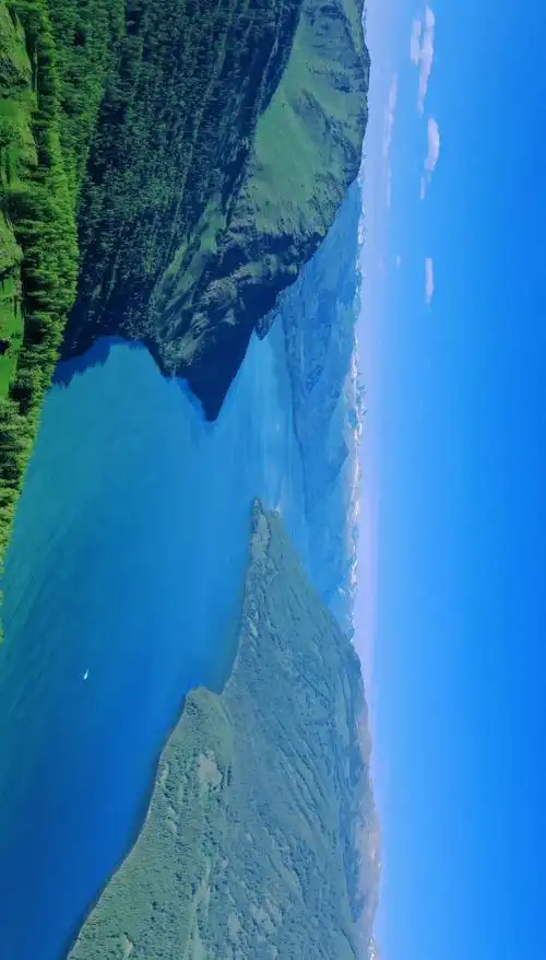 喀纳斯观鱼台:登高赏美景