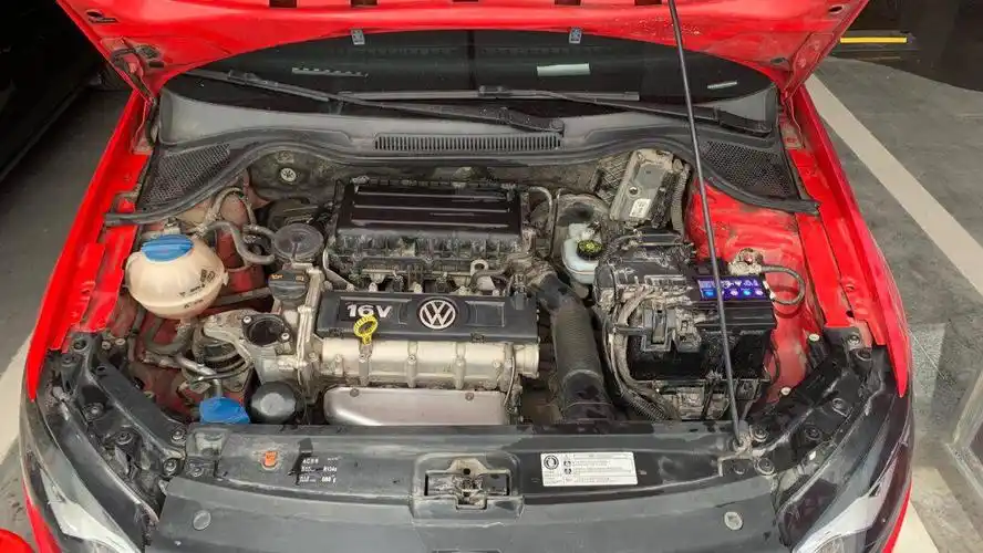 大众polo发动机舱清洗