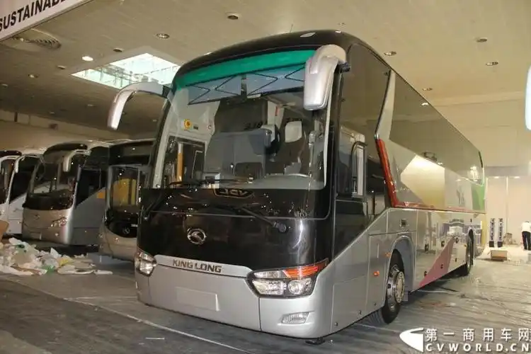 旅游客车,城市公交车,新型城郊车等不同类型的产品,图为大金龙xmq6129