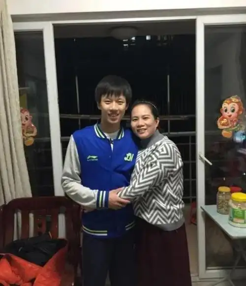 男队妈妈职业樊振东妈妈理发王楚钦老师马龙妈妈牺牲太大