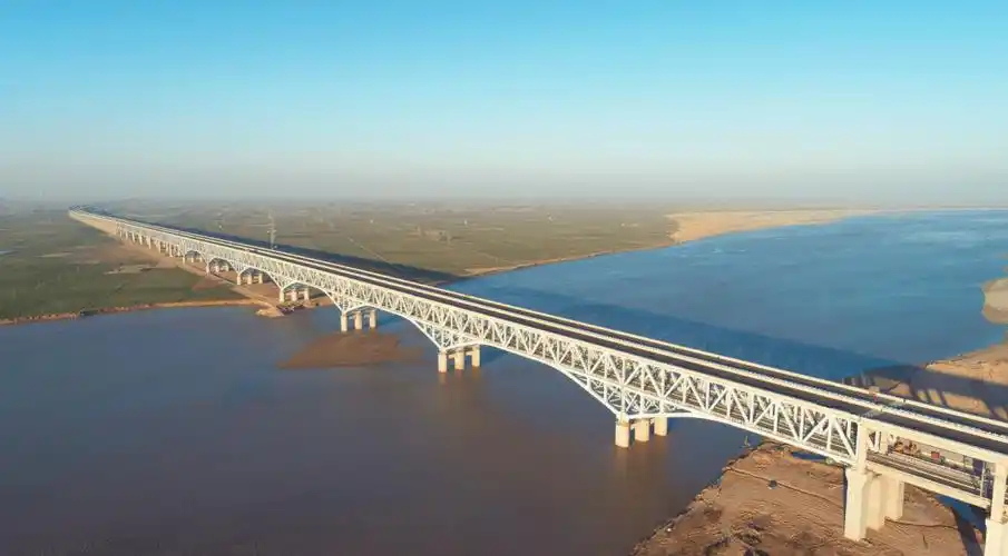 跨越黄河天堑变通途!济郑高铁郑州万滩黄河公铁大桥通车_施工_钢梁_郑