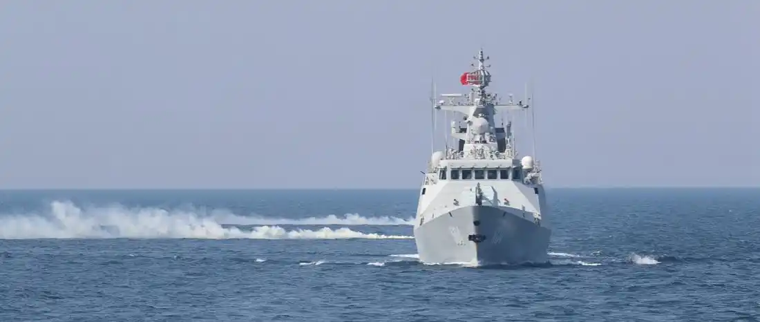 海军牡丹江舰春节期间坚守战位守海疆