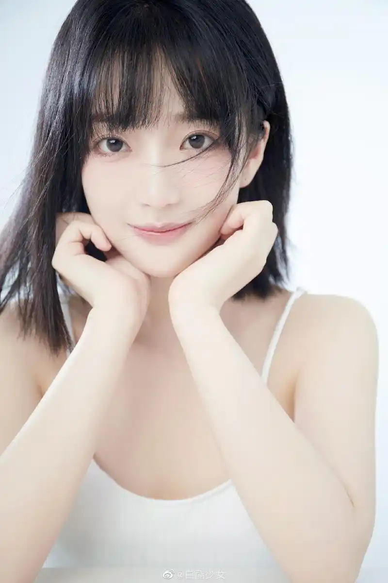 白醋少女清纯系写真组图