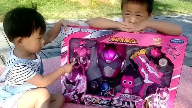 迷你特工队x粉色系全套装备,小萌娃好喜欢露西战士