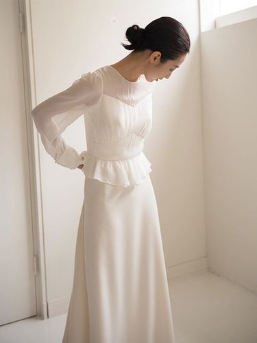 白色小礼服领证登记缎面订婚连衣裙法式出门纱轻婚纱外景旅拍韩式