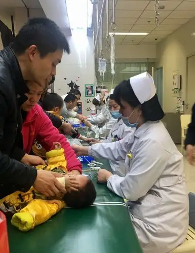 感冒腹泻患儿近日明显增加高峰时医生一天看诊120人