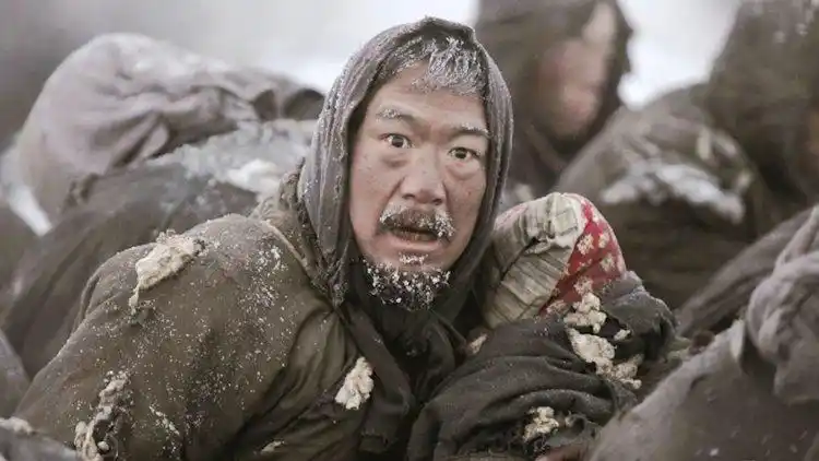 在大饥荒年代,尊严和人性竟抵不上一口吃的,300万人被活活饿死