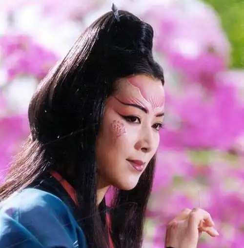 在任我行的计划中,轻则让东方不败成为一个不男不女的怪人,重则让东方