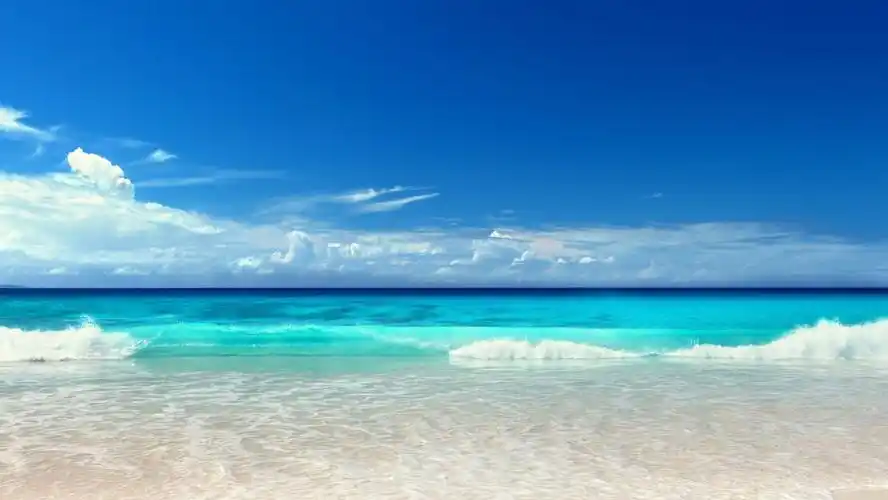 高清晰蓝海美景图片