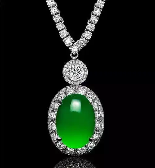 自然界里最顶级的绿色——极品帝王绿翡翠