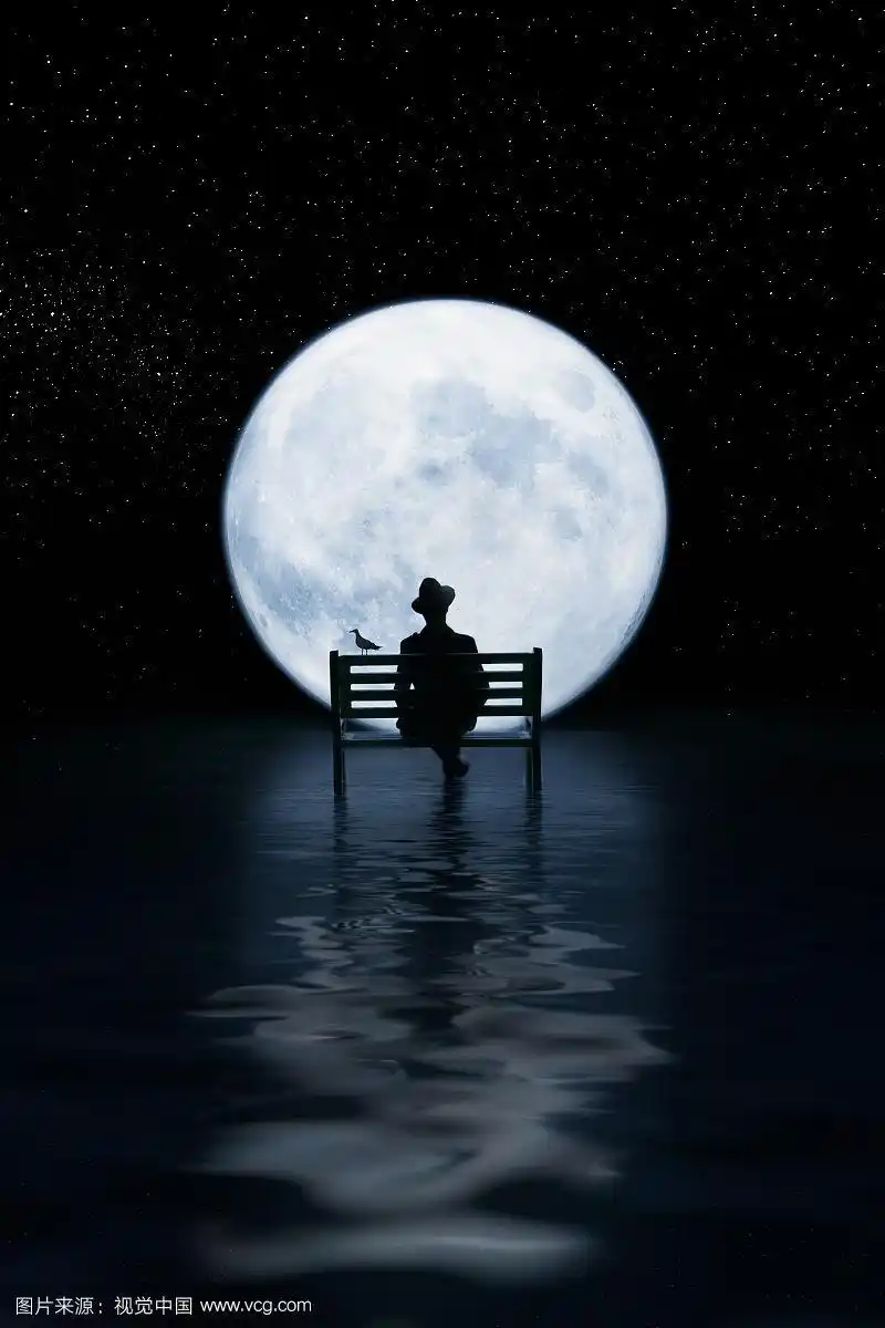 月光下等待的男人
