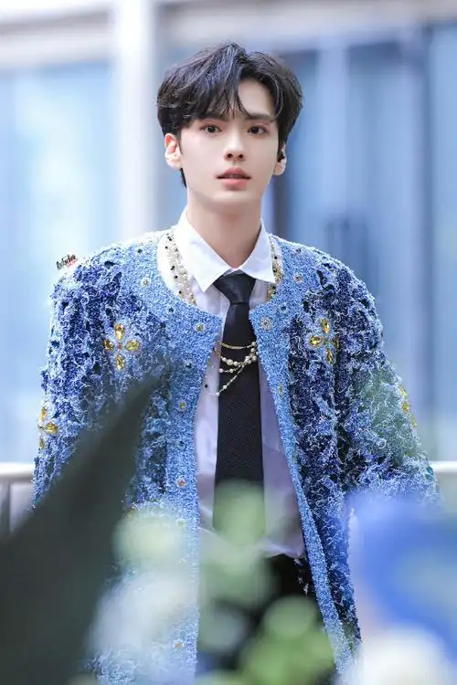 毕雯珺签售会亲自检票##毕雯珺粉丝吃这么好啊