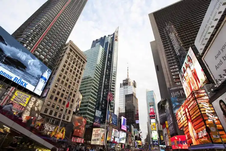 人群,广场,横图,彩色,室外,白天,旅游,办公楼,美景,城市风光,城市,道