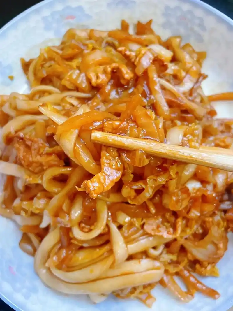 酸菜粉条炒肉丝酸辣开胃