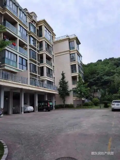 麒麟山庄!边户大三房!中上楼层!可自己装修