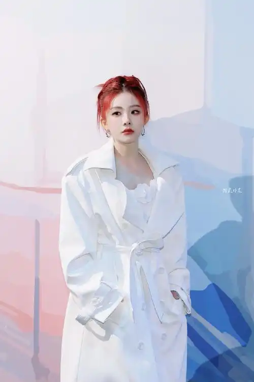 喻言上海时装周