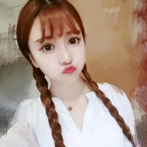 嘟嘟嘴呆萌甜妹子头像