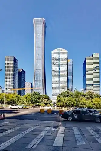 高耸如云,气势恢宏的北京        "中国尊"至尊大厦.