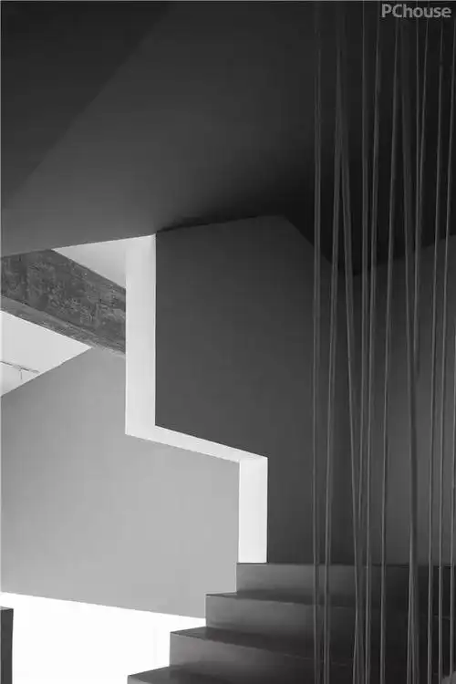 极致的黑白,用光塑造高质感艺术空间