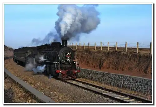 写美篇        已经有20多年没坐过以蒸汽机车牵引的火车了,每当回忆