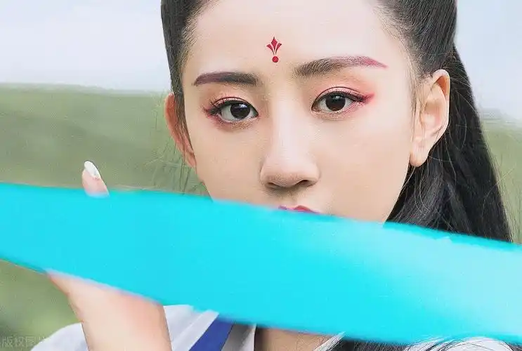 花木兰中的花黄妆容吓人那是化妆没体会到其中的精髓