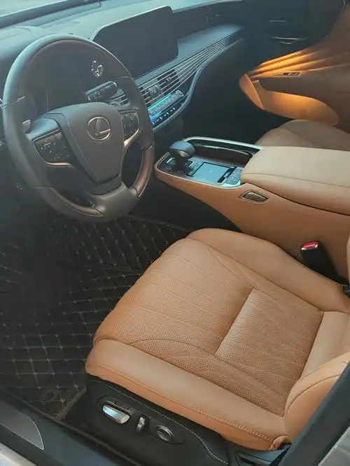 雷克萨斯ls500h内饰系列