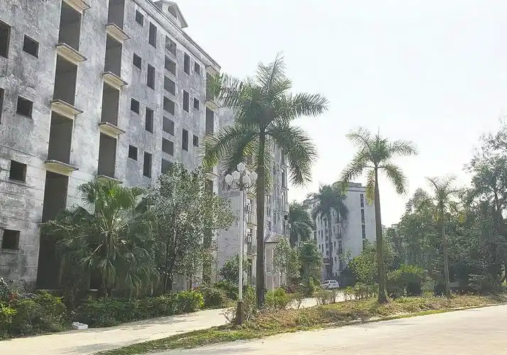 均价18万平方米广州最大烂尾楼澳洲山庄挂出32套法拍房