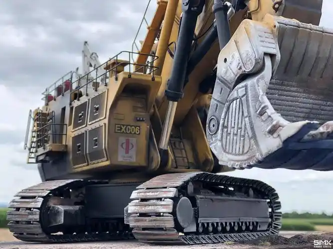 caterpillar目前最大的cat6090fs液压矿用挖掘机