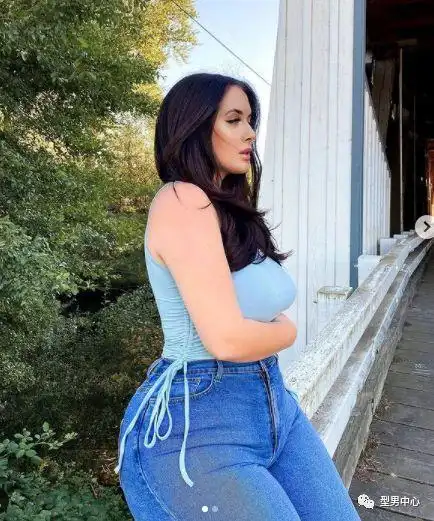 "大码女模"爆红全网,完美臀线赢过卡戴珊,1米68也能驾驭150斤的.