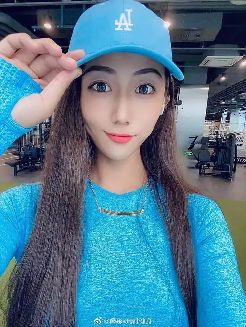 微胖届健身达人叶彤秀傲人身材胖女孩的性感太撩人