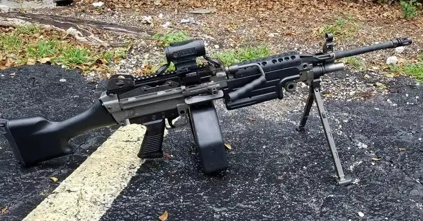 fnm249我一直不清楚为什么评论区的朋友都喜欢管它叫大菠萝