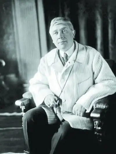 左拉对太阳穴开枪证明有不朽之身 之后写不出作品