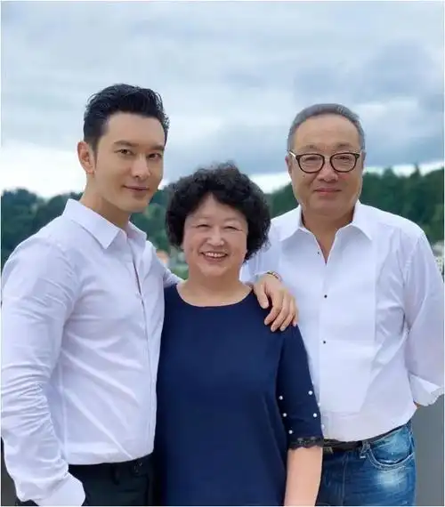 黄晓明之母张素霞曾力挽狂澜救子婚姻今又为新恋情忧虑不已