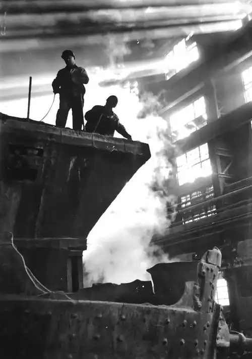 沈阳是建国初期国家重点建设起来的以装备制造业为主的全国重工业基地