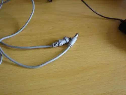 联想品牌机,液晶显示器连接主机电源上的电源线哪有卖的