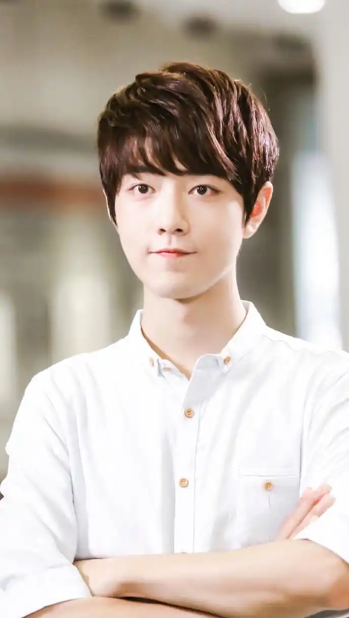 考古肖战#  图1又是没见过的,这是方天择,还是梁老板呀?