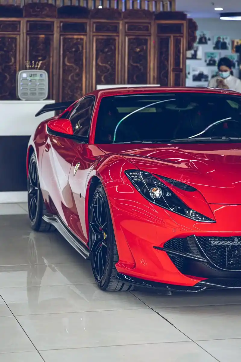 了变化,不但觉得很美而且还很优雅,这就是法拉利全新设计语言的魅力