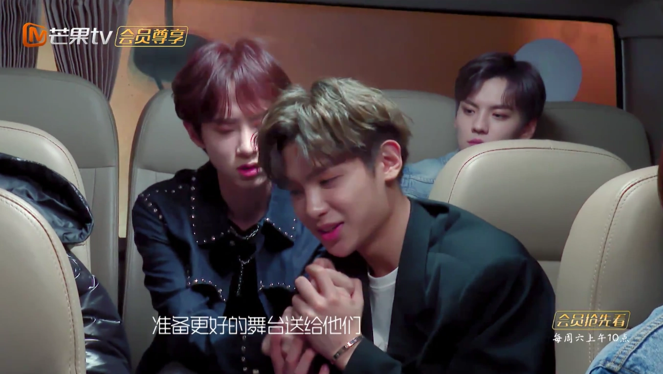 范丞丞黄明昊睡姿接地气被吐槽,镜头转到毕雯珺,瞬间刷新认知