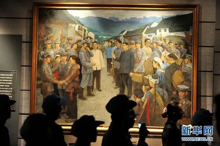 新华社评论员让鲜红党旗在新征程上高高飘扬迎接中国共产党成立95周年