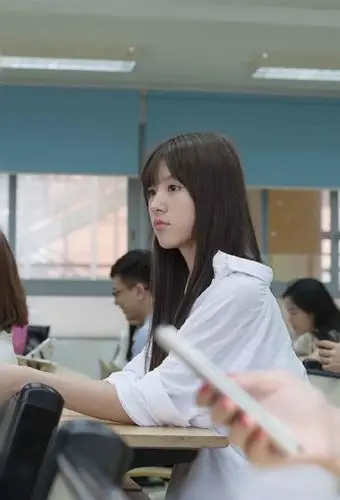 白衬衣学妹走红网络清纯秒杀奶茶妹妹